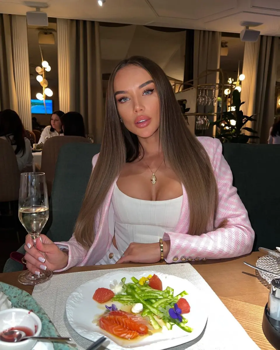 Anel escort in Dubai