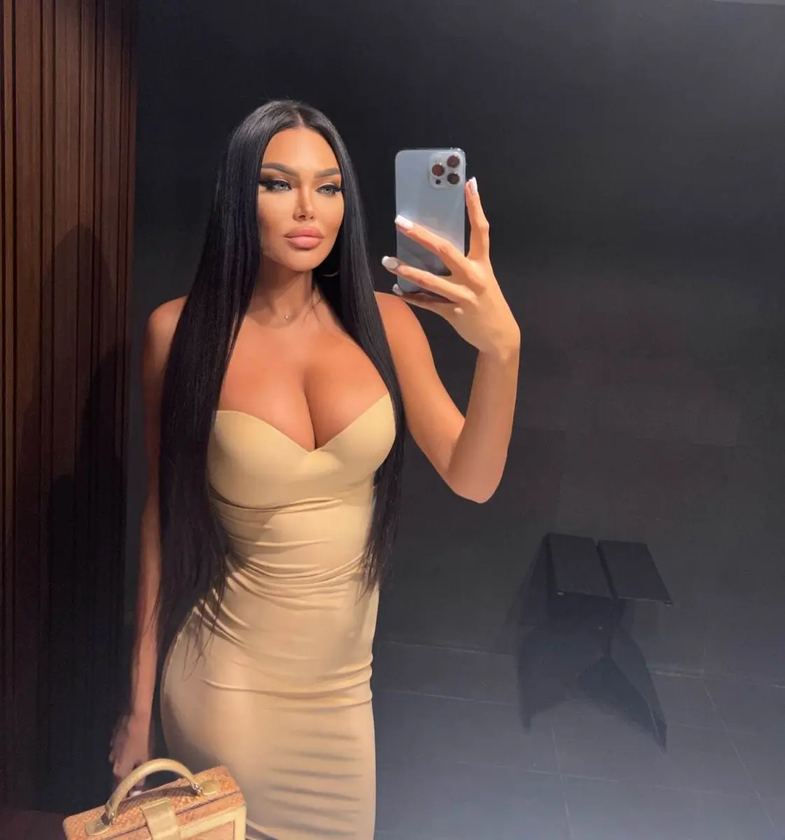 Binna escort in Dubai