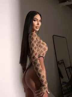 Binna escort in Dubai