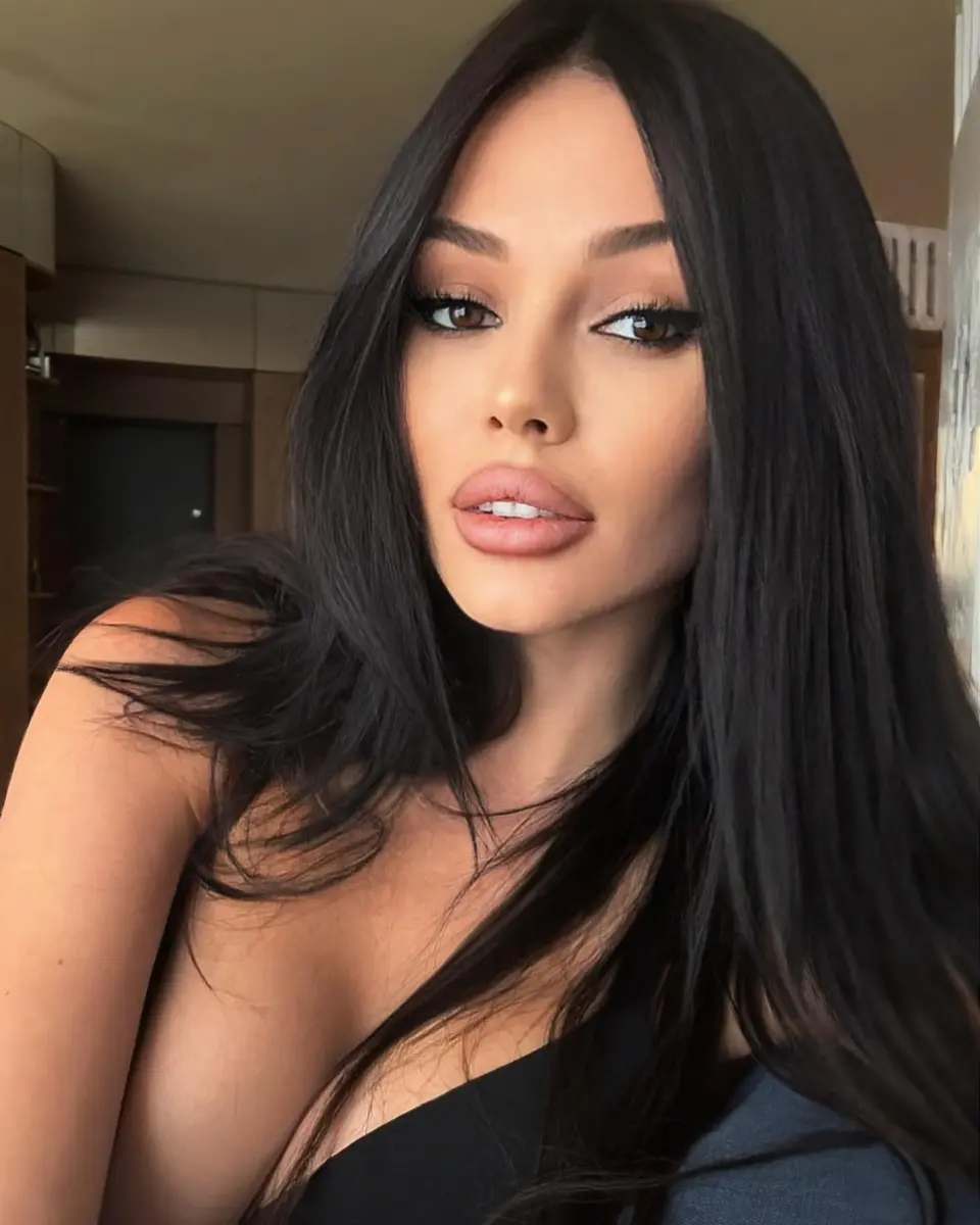 Estel escort in Dubai