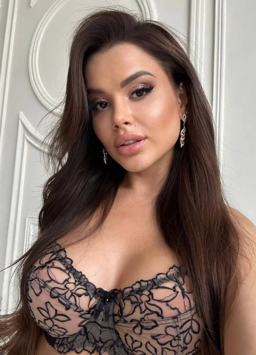 Florence escort in Dubai