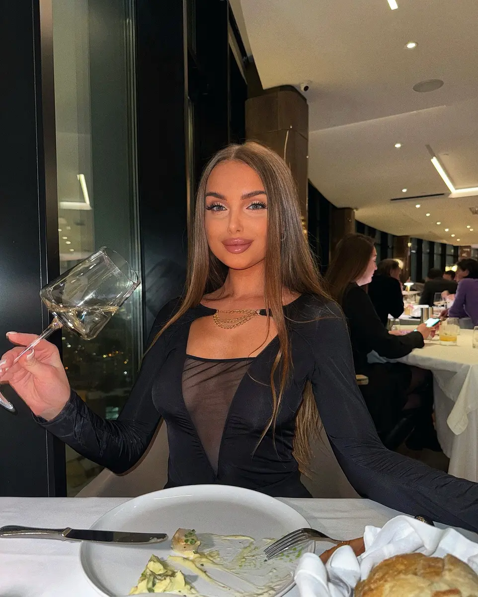 Inna escort in Dubai