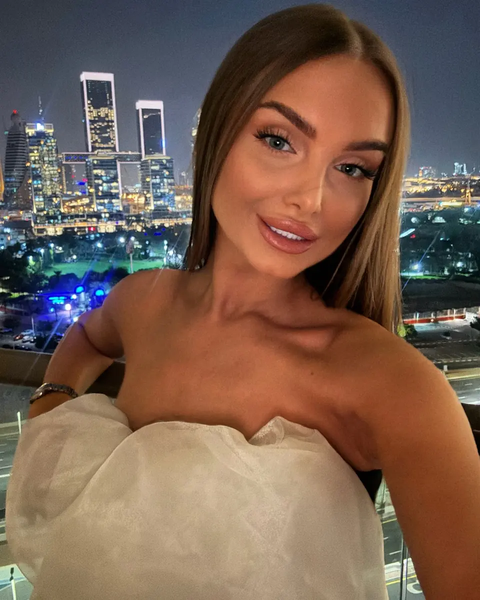 Inna escort in Dubai