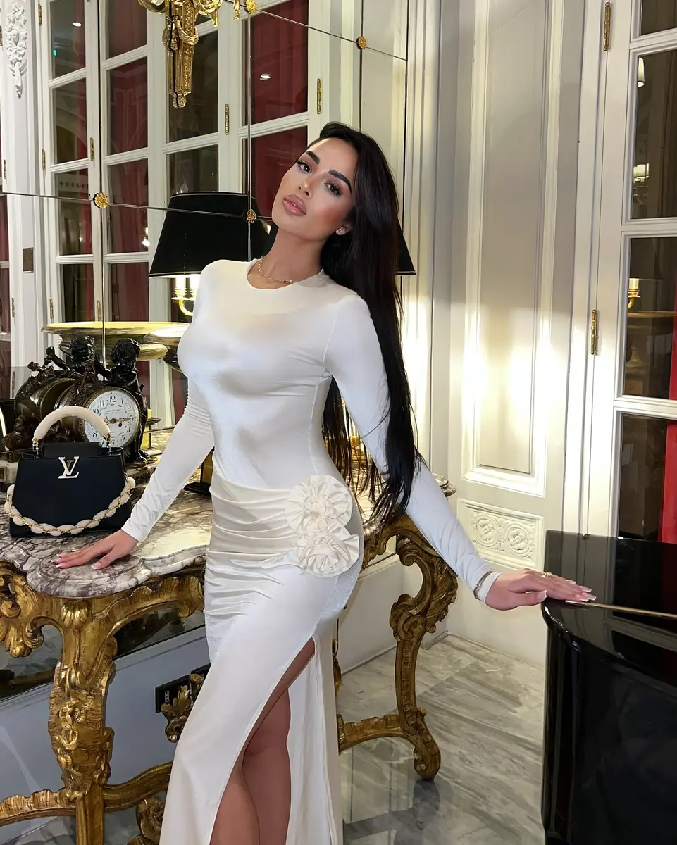 Kari escort in Dubai