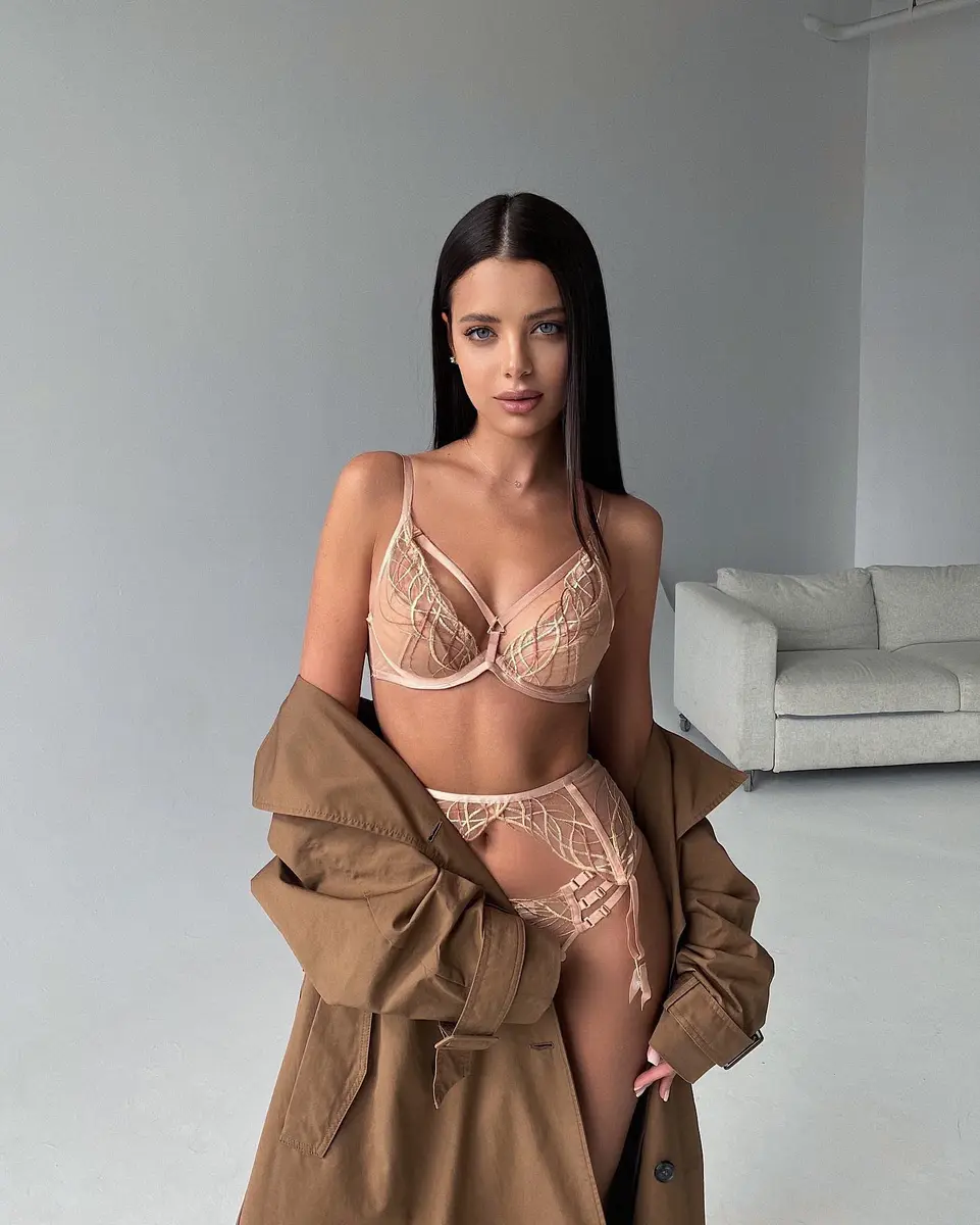 Kira escort in Dubai