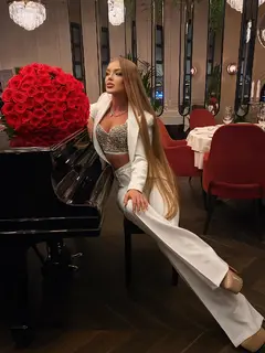 Kortni escort in Dubai