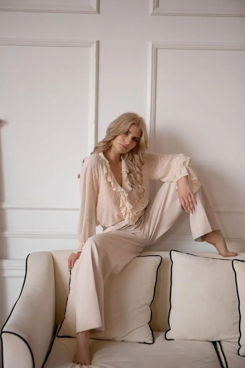 Mikara escort in Dubai