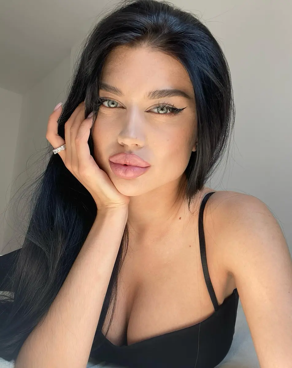 Nora escort in Dubai