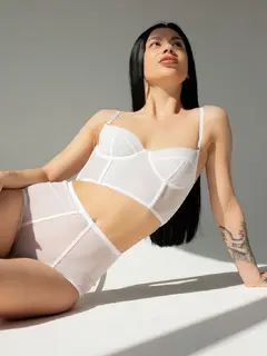 Numi escort in Dubai