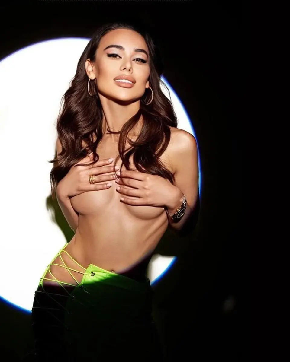 Oleksandra escort in Dubai