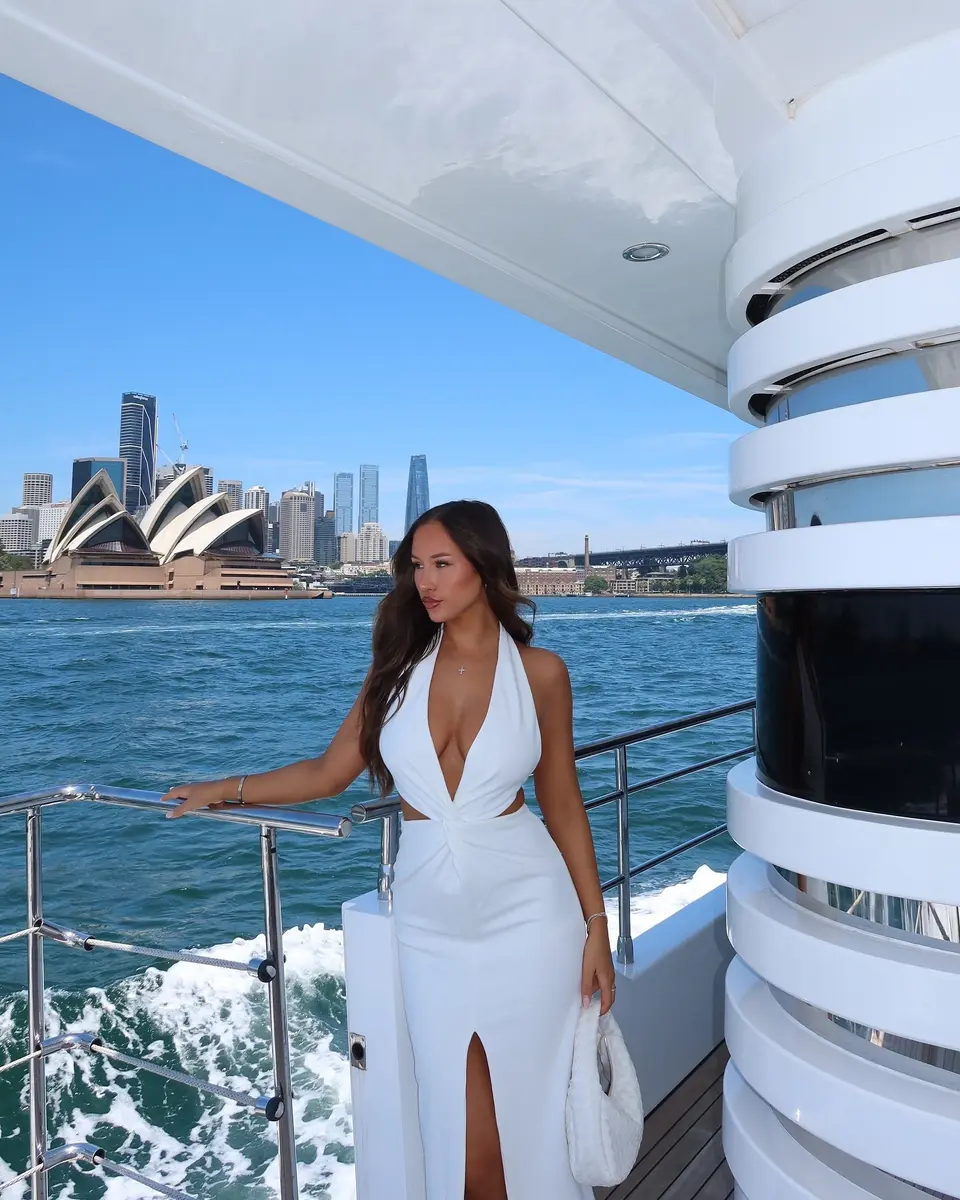 Tamariti escort in Dubai