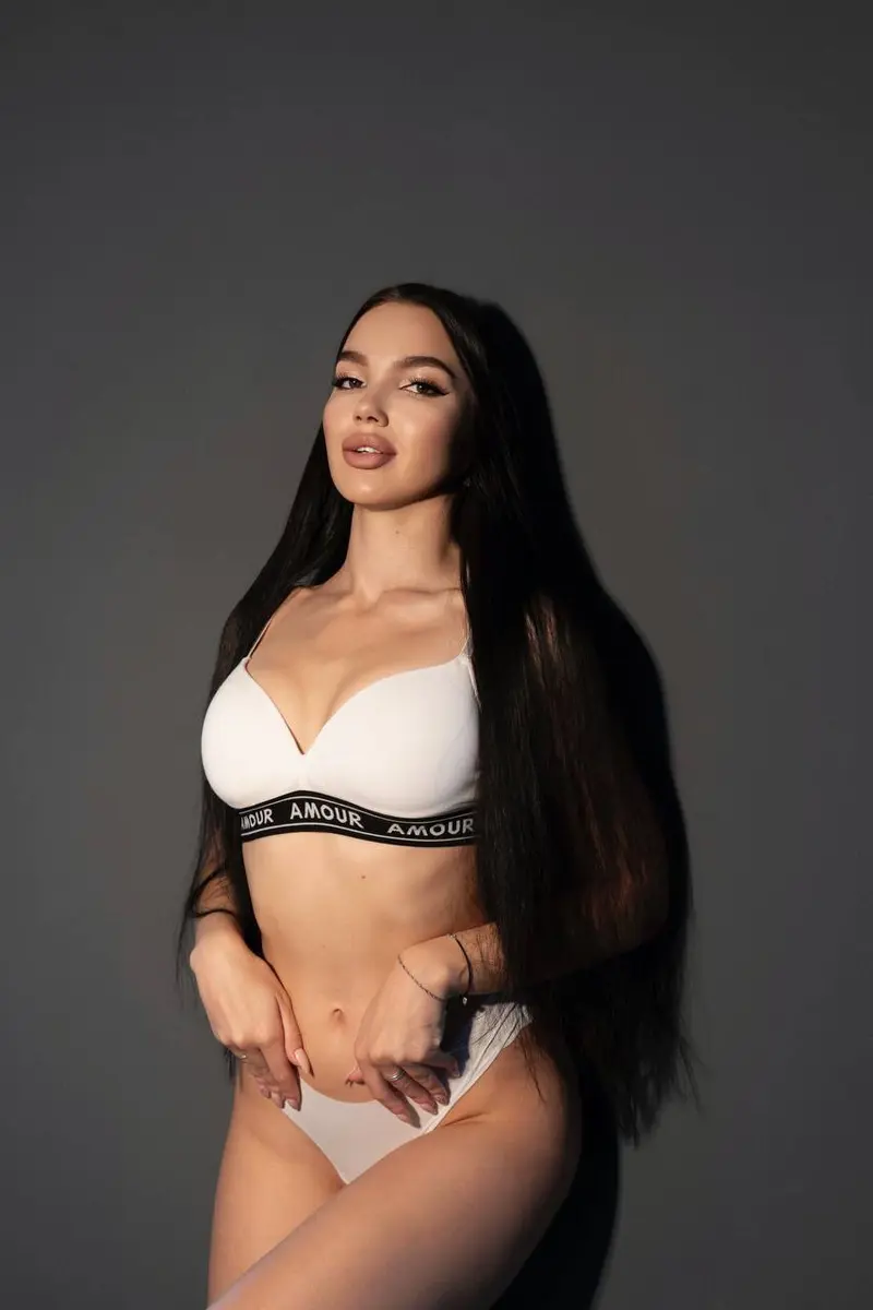 Ustinya escort in Dubai