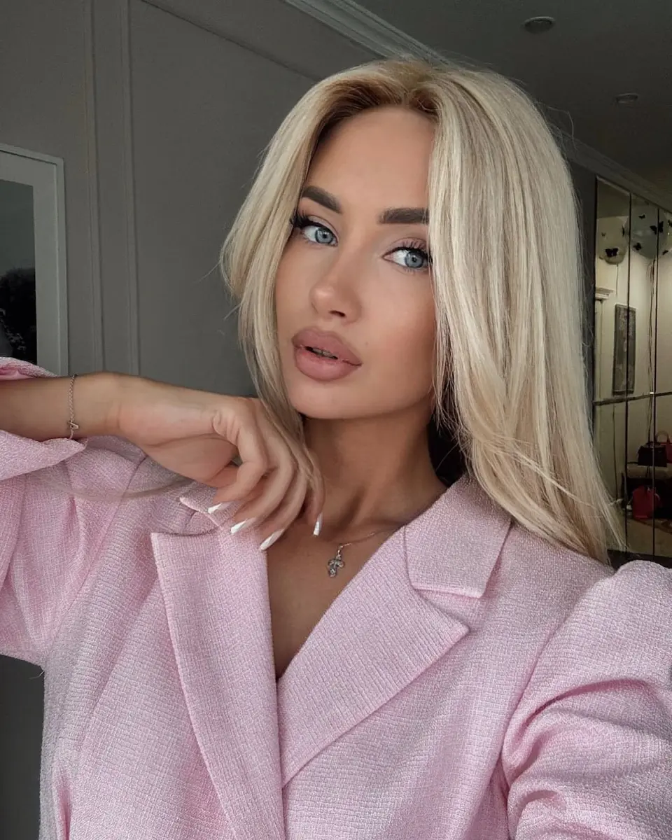 Vivienne escort in Dubai