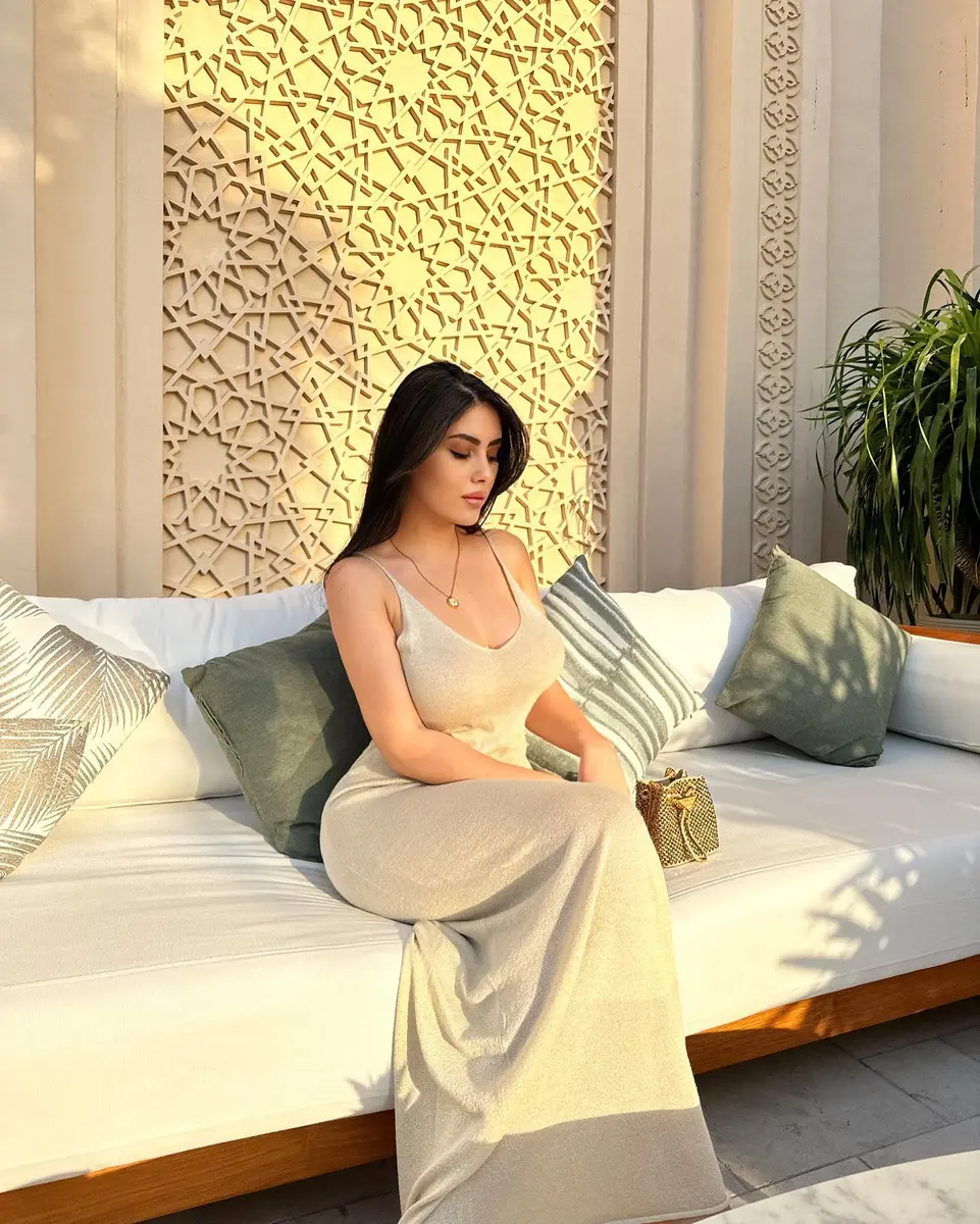 Zarina escort in Dubai